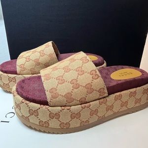 Platform Gucci slides